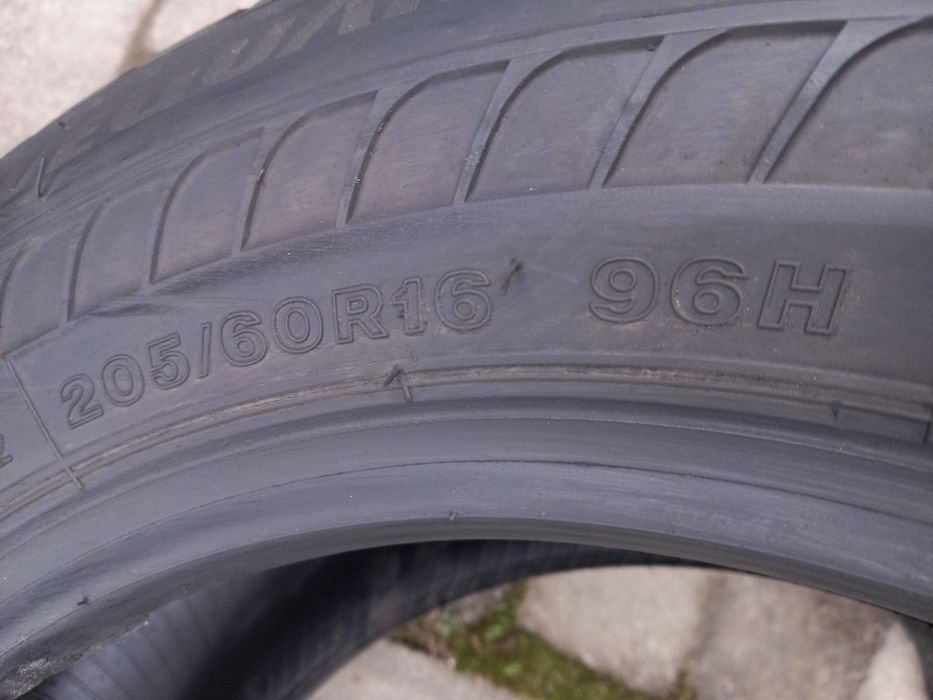 4x Opony Używane Zimowe 205/60R16 Bridgestone