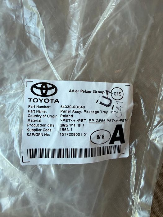 Nowe oryginalne dywaniki TOYOTA Yaris IV