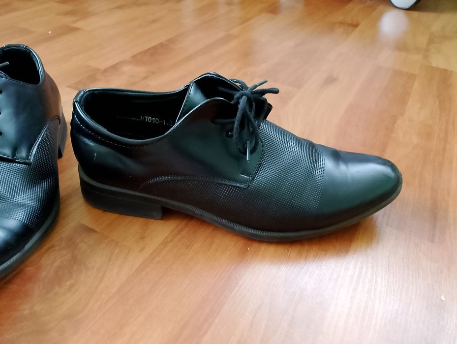 Eleganckie buty do garnituru chłopiencie rozmiar 38