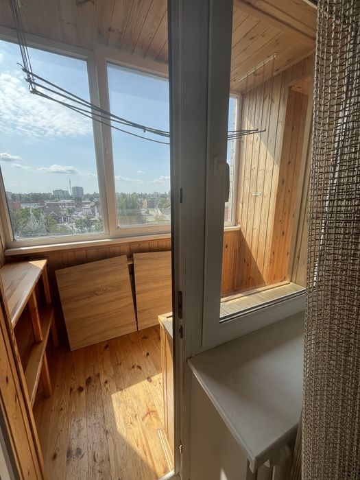 Продам 4-х кімнатну квартив , 80м2 в цегляному будинку по пр-т Миру