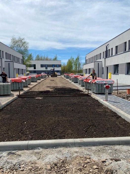Układanie kostki brukowej, usługi brukarskie, brukarstwo, kostka