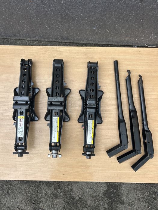 Домкрат Jeep Compas Cherokee Patriot Renegade