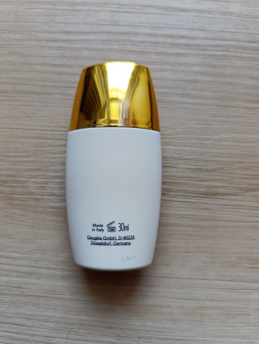 Douglas Collection Perfect Radiance Foundation SPF 15