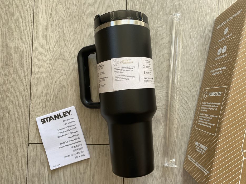 Stanley - Oryginalny Kubek termiczny Quencher H2.0 FlowState Tumbler (887ml) Czarny
