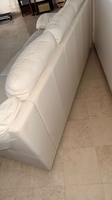 Sofá de pele  230x90 faz cama