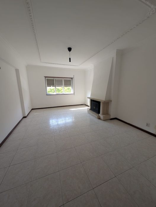 Barcarena - Arrenda-se apartamento T3