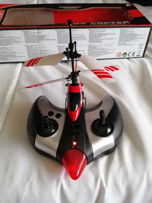 Remote-Controlled Helicopter64409510125058124