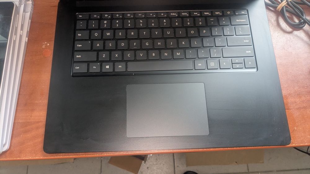Surface Laptop 3 15"  Intel® Core™ i5-1035g7 IPS 8/256