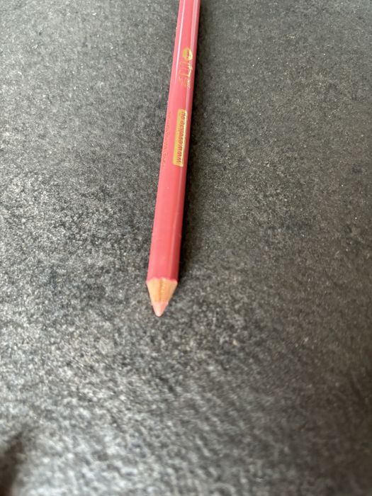 Konturówka do ust Eveline 04 sweet lips - nieużywana