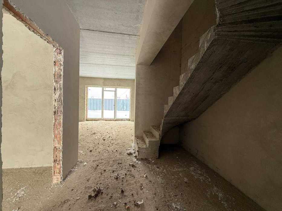 Дуплекс в топовій локації в Крихівцях