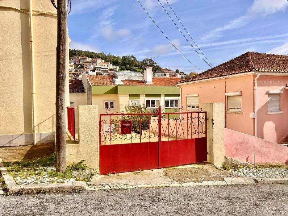 Conjunto de Apartamento e dois Armazens