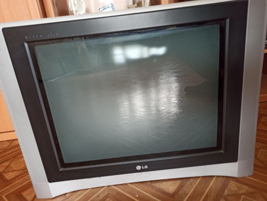 Продам телевизор LG