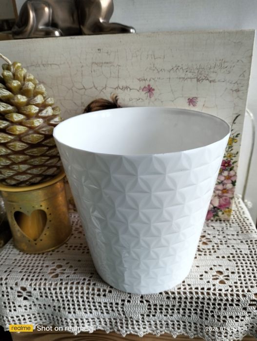 Plastikowa osłonka na doniczkę, nowa; średnica : 15cm; wysokość : 15cm