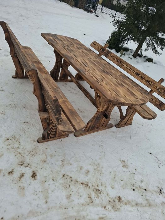 Stół z ławkami do ogrodu