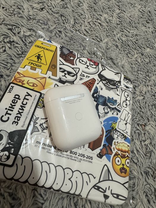 Продам кейс airpods 2 бокс бу все норм