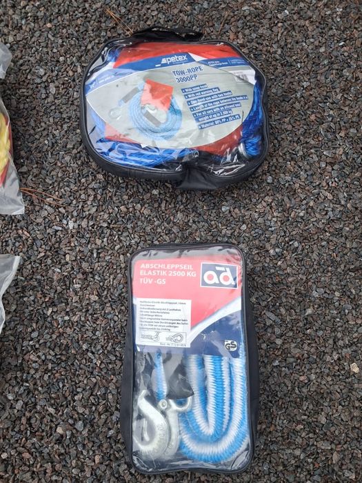 Буксирувальний трос з гаком.