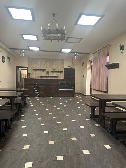 Продаж комерційного приміщення в центрі с.Руська Поляна