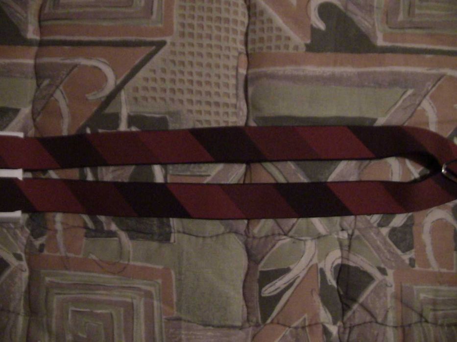 Suspensórios de tom Vermelho ou Encarnado