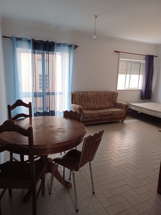 Estúdio para alugar.