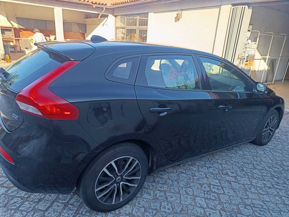 Carro Volvo V40