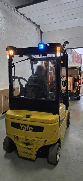 Empilhador Yale elétrico COM BATERIA NOVA 2026