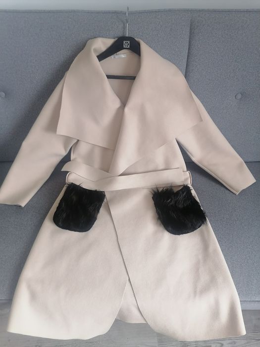 Płaszczyk produkcji włoskiej