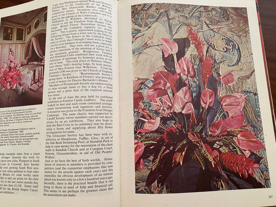 “Flower Arranging in Colour” de Betty Massingham