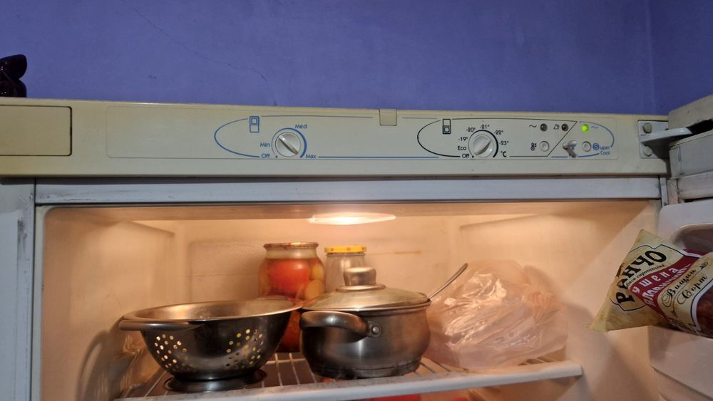 Холодильник Whirlpool