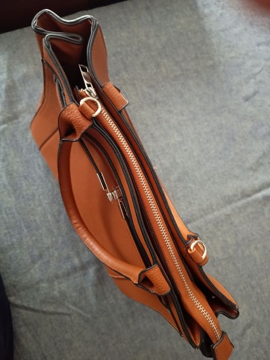 Carteira camel Stradivarius - Nova