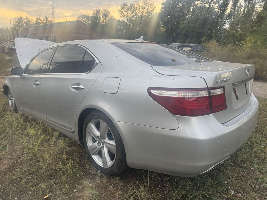 Двері ліві лексус лс Lexus Ls 460