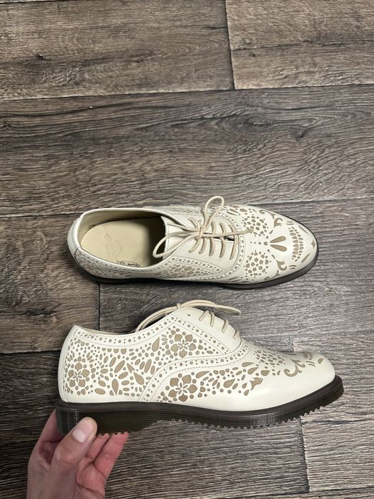 жіночі шкіряні туфлі Dr. Martens aila