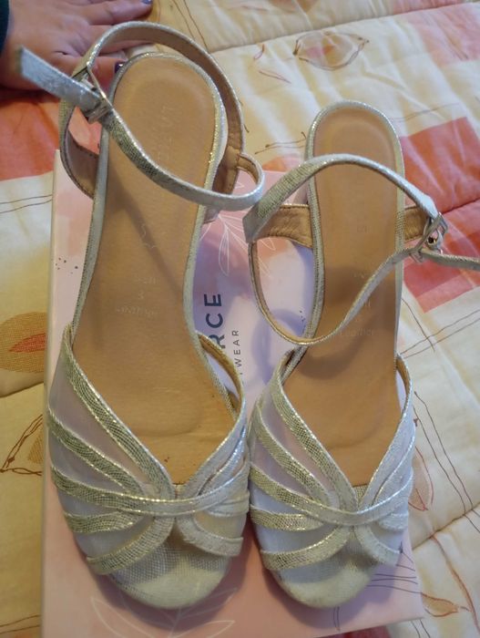 Sandálias prateadas
