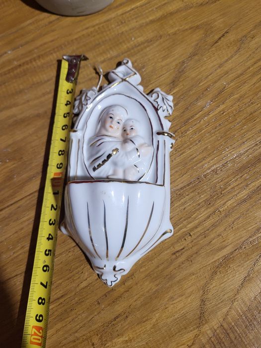 Porcelanowa kropielnica Maryja Matka Boża z dzieciątkiem Jezus