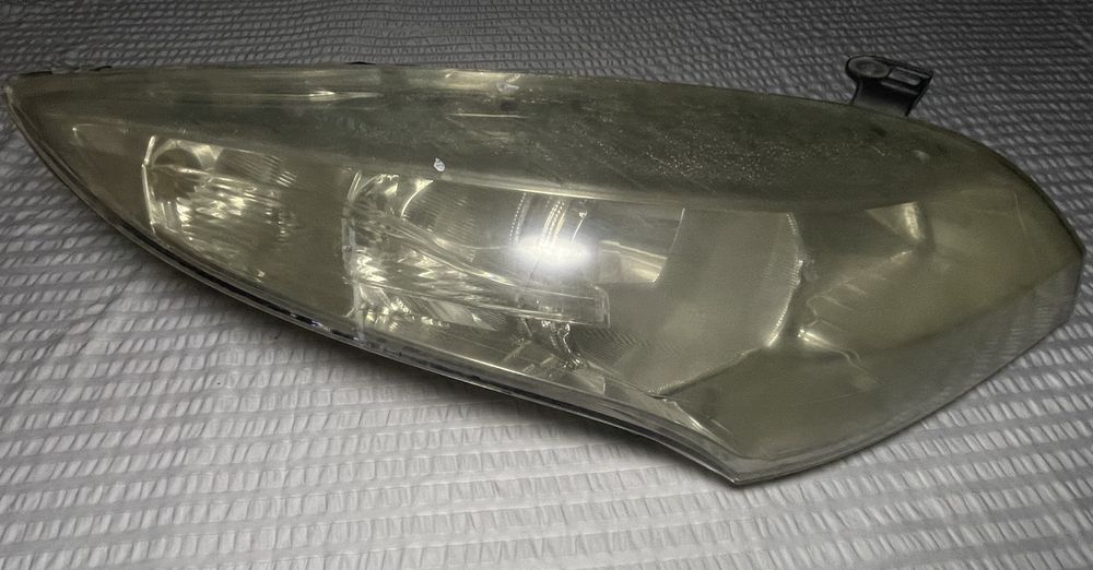 Фара передня права Рено Меган 3