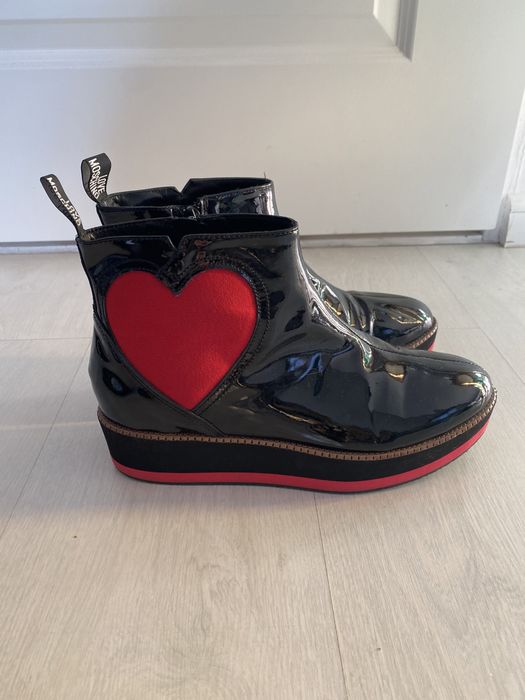 Buty lakierowane Moschino rozmiar 39