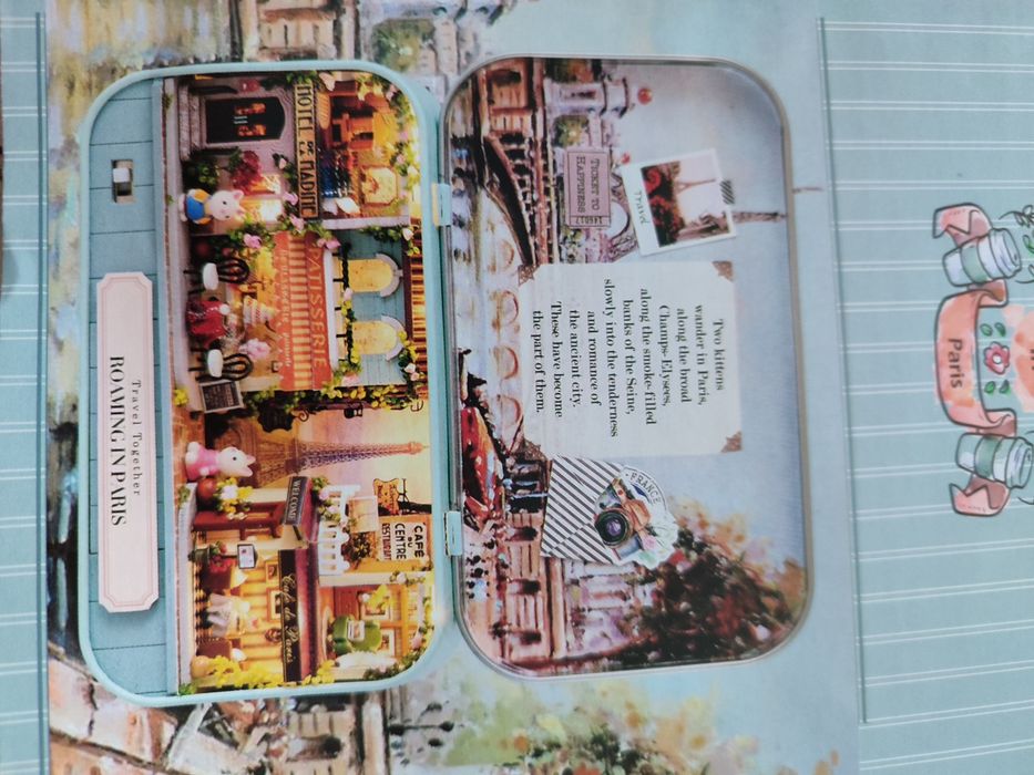 Румбокс театр в металевій коробочці в стилі Сильванія фемелі