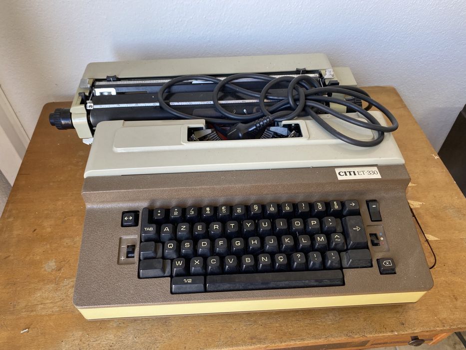 Maquina de escrever electrica