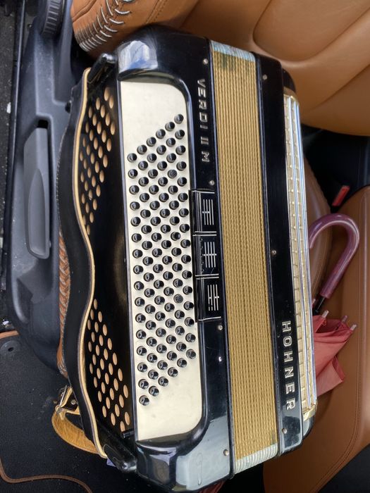 Acordeao Hohner verdi II M
