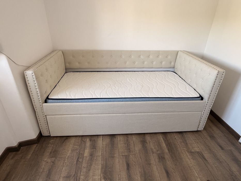 Sofa que desdobra se em 2 camas