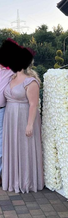 Sukienka brokatowa różowa