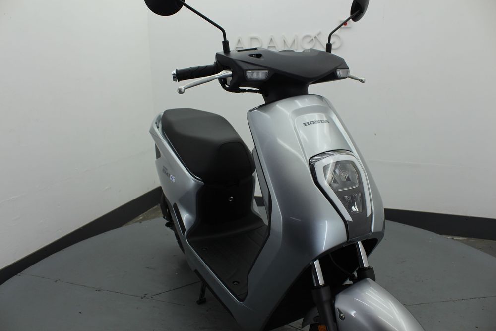 Honda EM-1e електроскутер