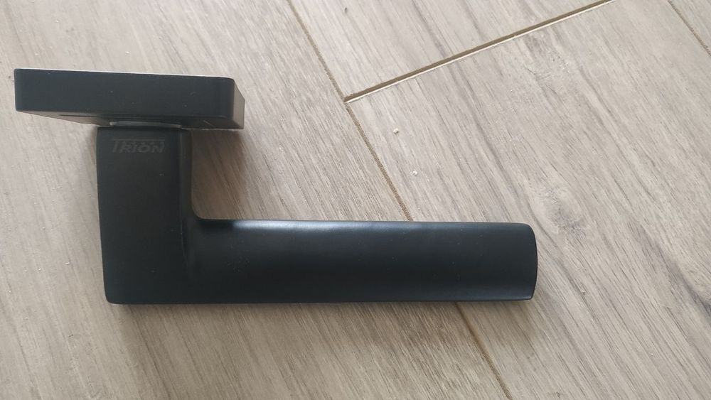 Ручка для міжкімнатних дверей  trion