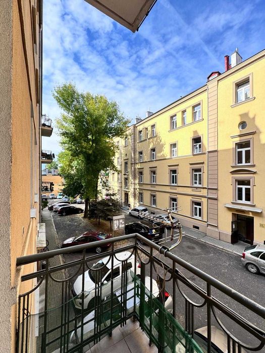 Mieszkanie 70m ścisłe centrum ,super lokalizacja ul, Niecała. Super INWESTYCJA.