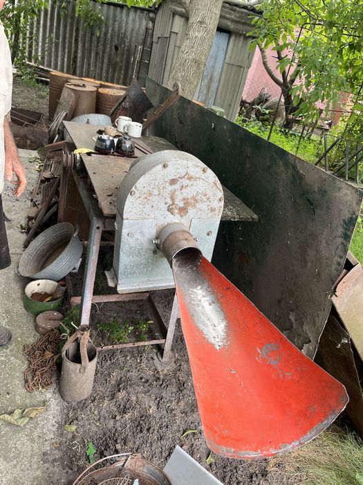 Продам циркулярку з мотором