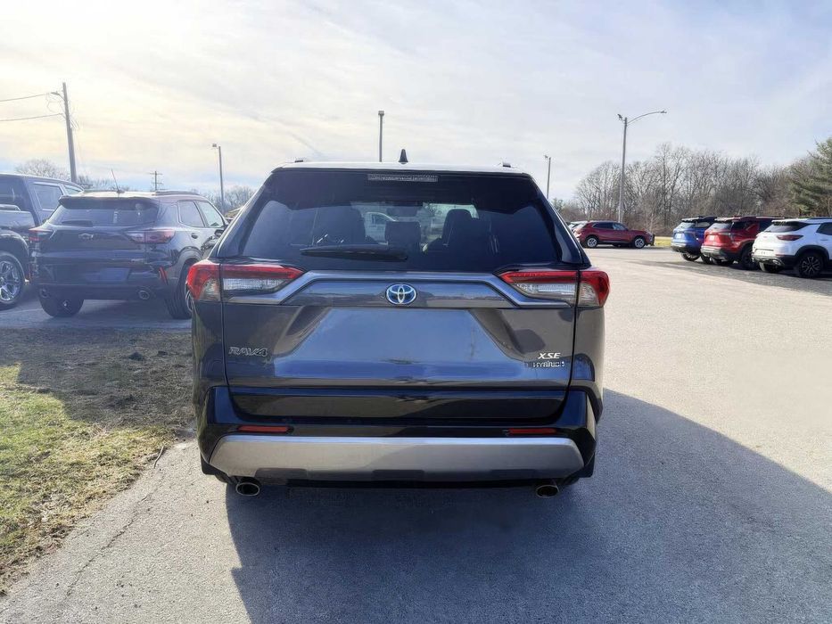 Toyota RAV4 XSE      2022