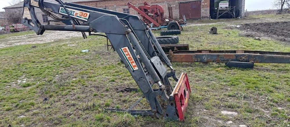 Навантажувач John Deere f 30 2010