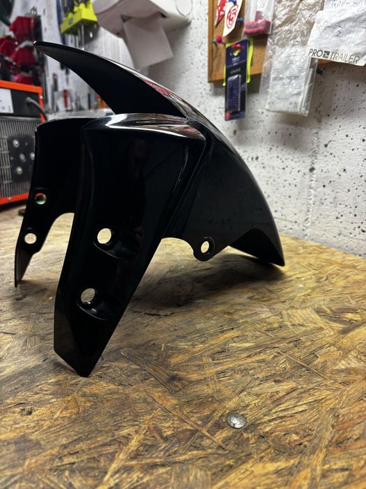 Błotnik przedni Yamaha FZ1