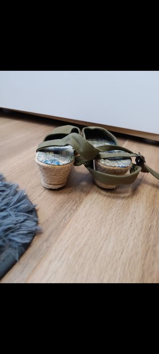 Espadryle na koturnie khaki