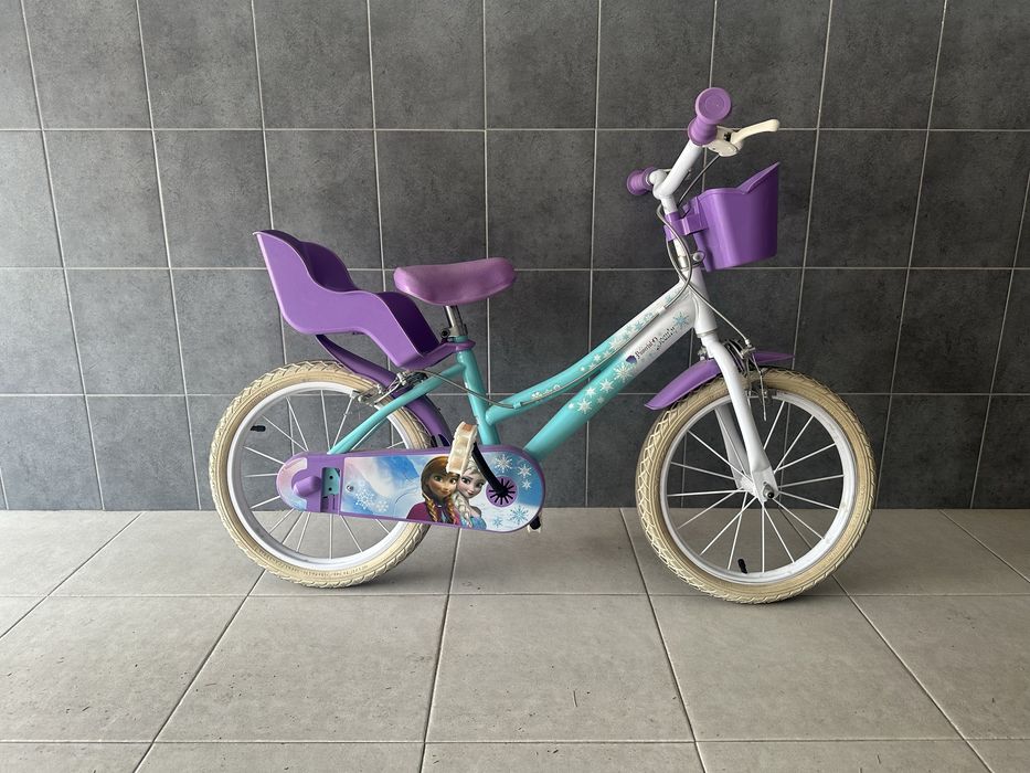 Bicicleta de criança - 6/7 anos, com as duas rodas atrás