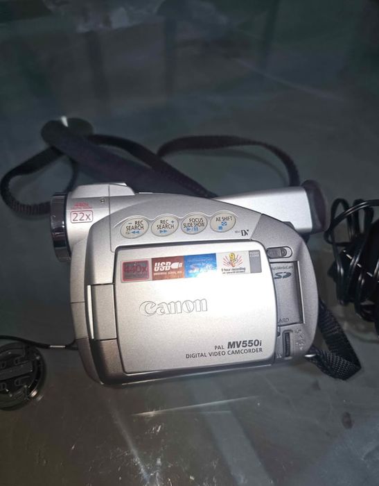 Maquina filmar digital CANON MV 550I
